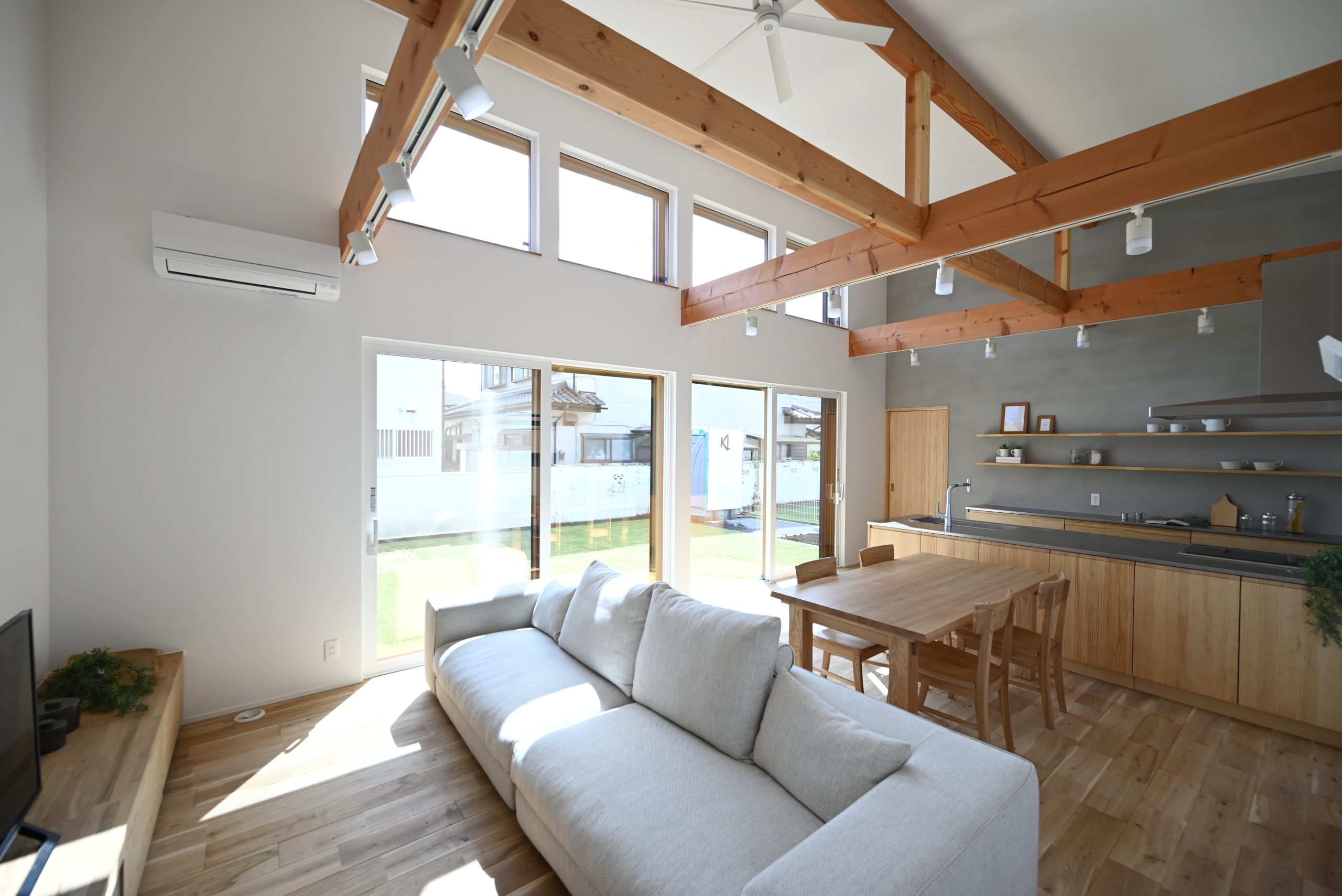 KOHH SIDE MOBB & FRIENDS 住まいは川沿 Namba River Side Garden